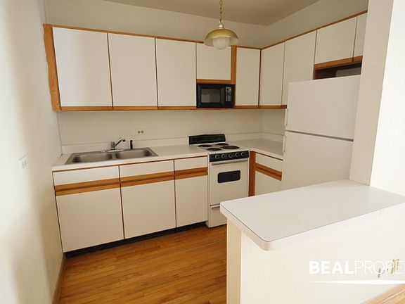 4th image of 635 W Barry Ave #635404