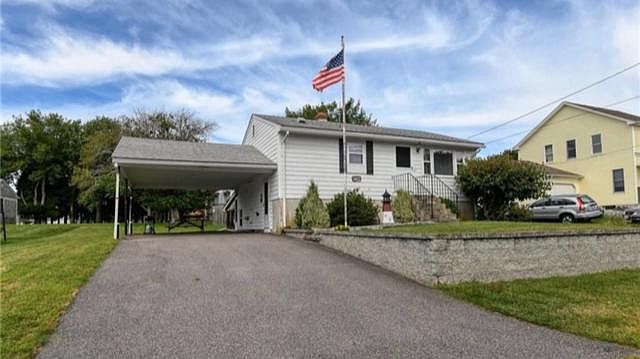 1st image of 17 Frances Ave