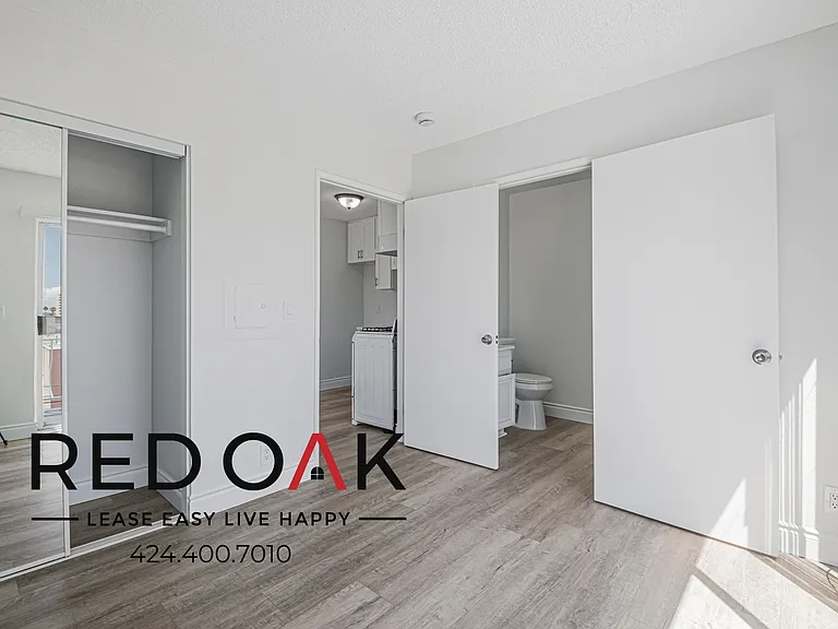 518 E 4th St #206 — Photo 5