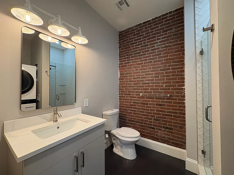 281 Franklin St — Photo 13