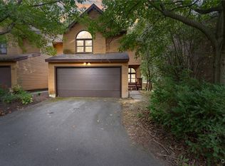 6 James Heath Rd, Syracuse, NY 13203