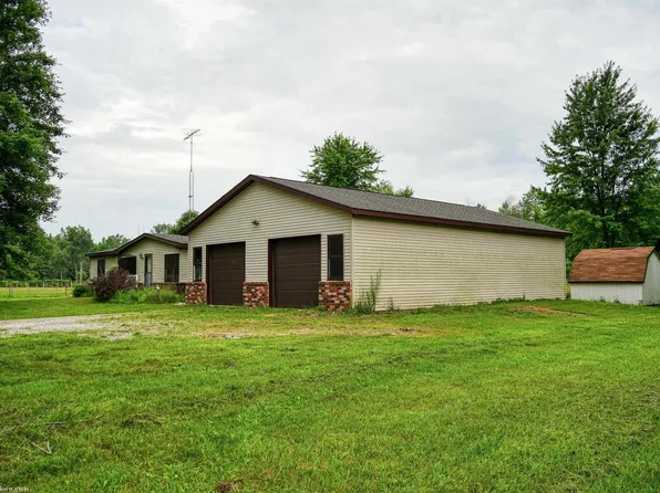 2301 Dunlap Rd, Smiths Creek, MI 48074