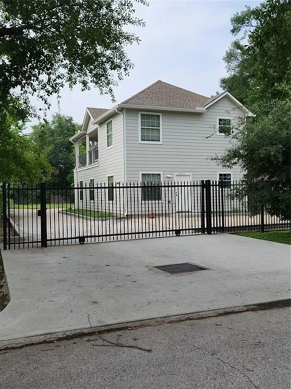 2 bed, 2.0 bath, 1030 sqft, $1,500 — Photo 1