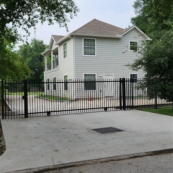 3521 Toliver St — Photo 1