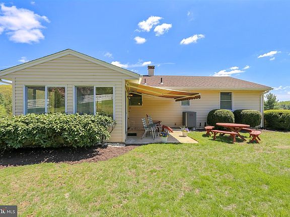 2nd image of 3896 Maryland Manor Dr