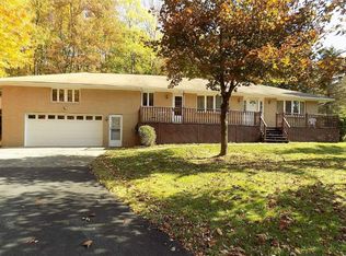 159 Arrowhead Cir, Newfoundland, PA 18445