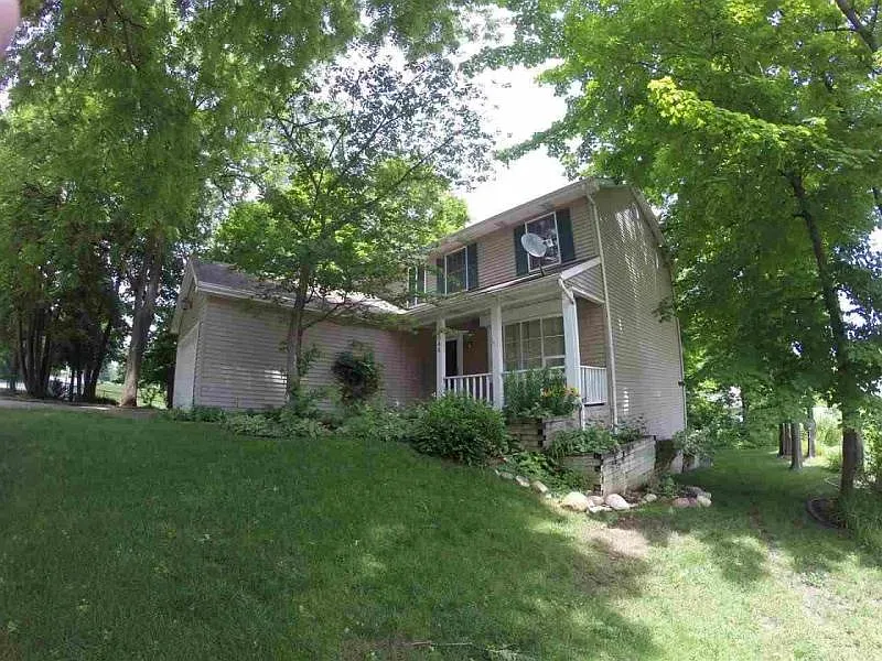 4044 Sampson St photo 1