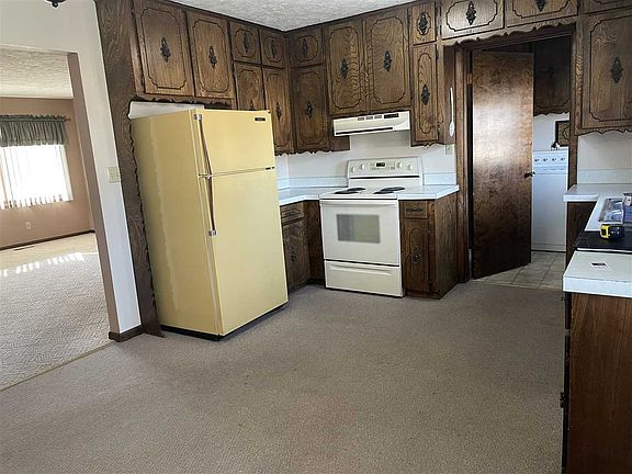4th image of 1601 Sunset Dr