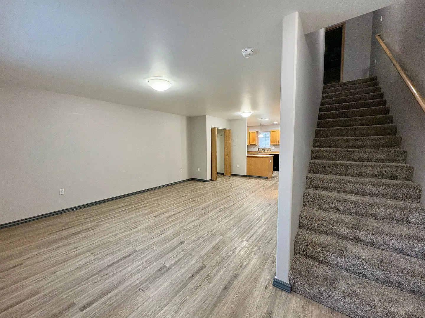 2 bedroom townhouse for rent in Aurora — Photo 3