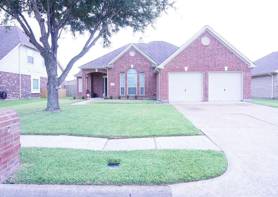 1st image of 1615 Country Club Cove Dr