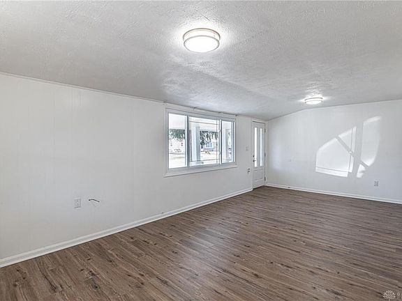 4th image of 644 S Riverview Ave