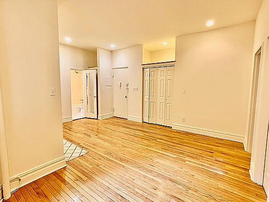 4th image of 437 W 44th St APT 1RE