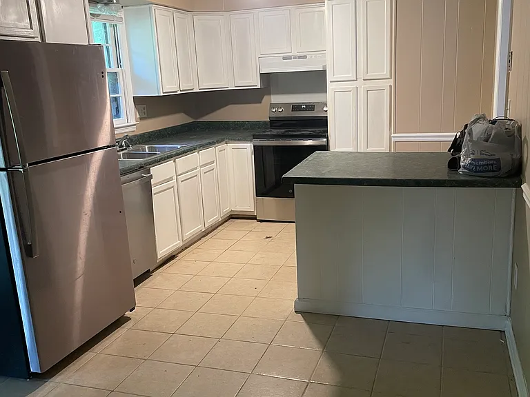 105 Valencia Cir — Photo 13