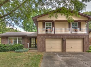 308 Harrisburg Dr, Belleville, IL 62223