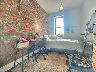 Rented by RELEASE NY