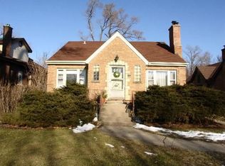 466 Selborne Rd, Riverside, IL 60546