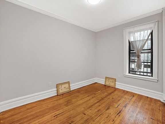 5th image of 4260 Broadway APT 409