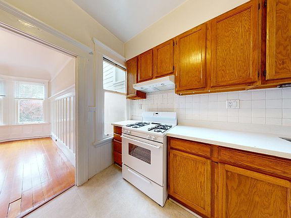 2nd image of 1110 Lake St