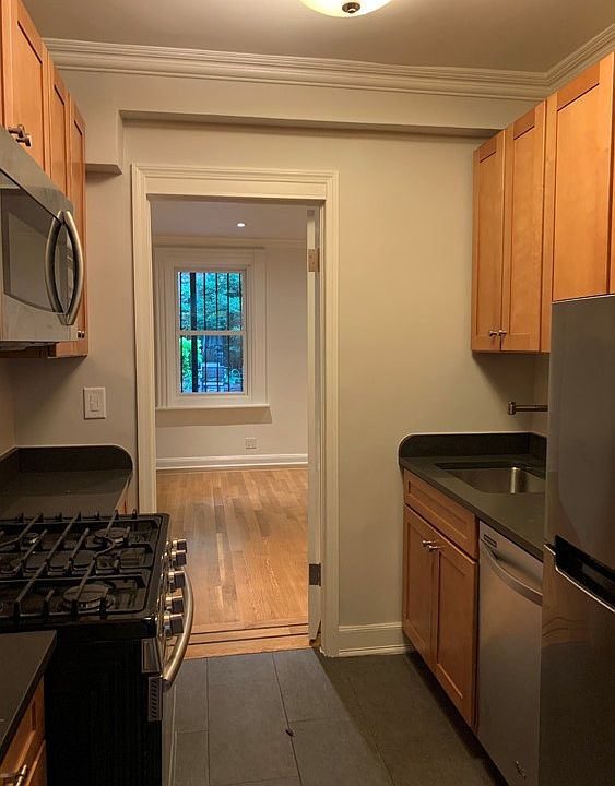 2nd image of 196 Berkeley Pl #1