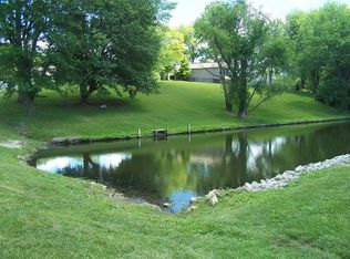869 Holiday Point Pkwy, Edwardsville, IL
