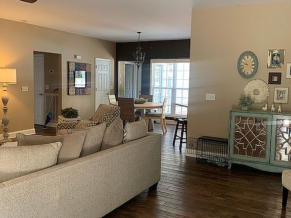 5th image of 386 Haven Dr