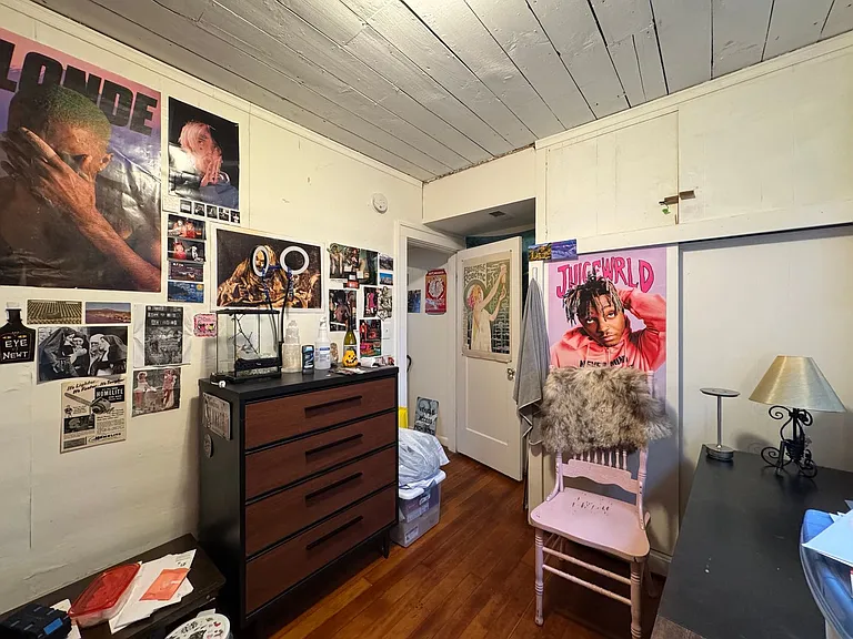 5 Bed 1.5 Bath in Fairhaven Close to Everything On a Bus Line — Photo 14