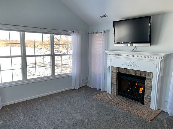 4th image of 565 Marina St