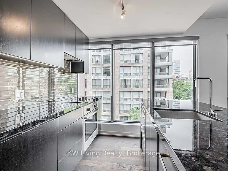 60 Colborne St #402 — Photo 10
