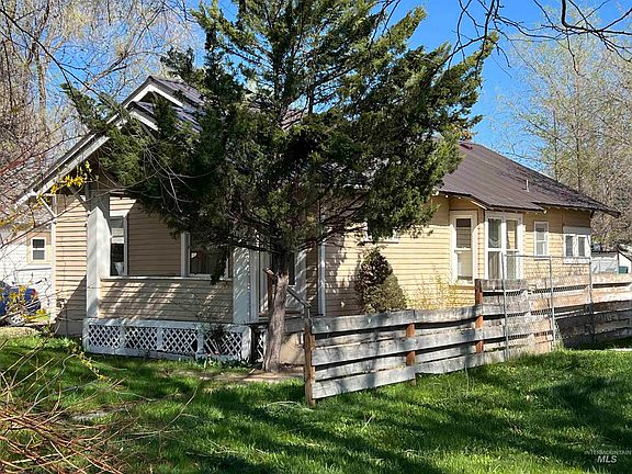2nd image of 1329 8th Ave E
