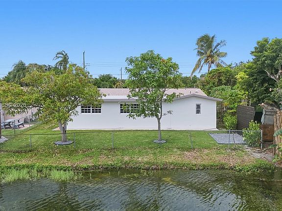 4th image of 6600 NW 26th St