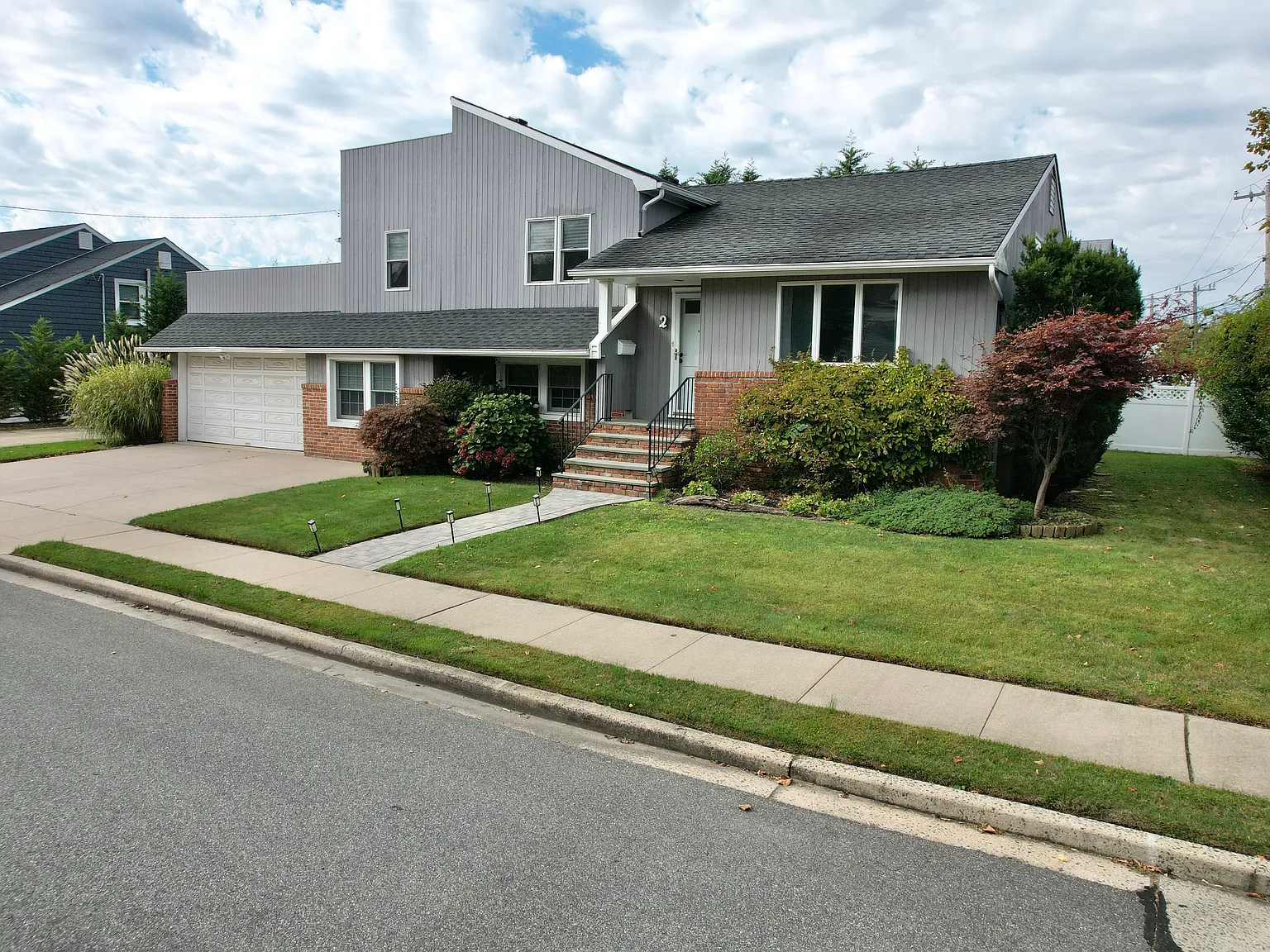 4 bed, 2271 sqft, $6,500 — Photo 4