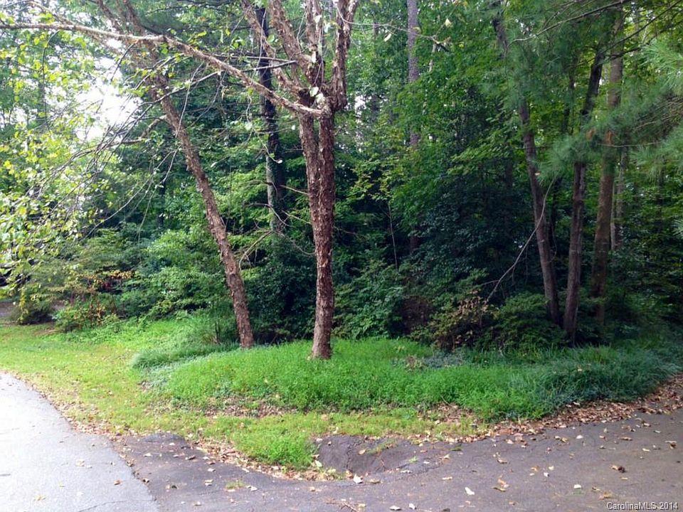 2nd image of 1070 25th Ave NW