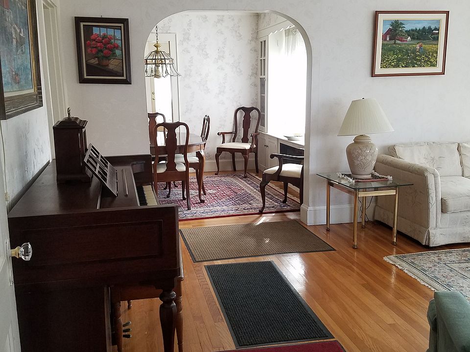 1st floor entry view