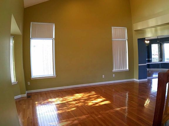 2nd image of 44984 Lindsey Dr