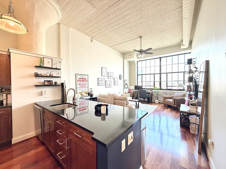 2429 Locust St #616 — Photo 3
