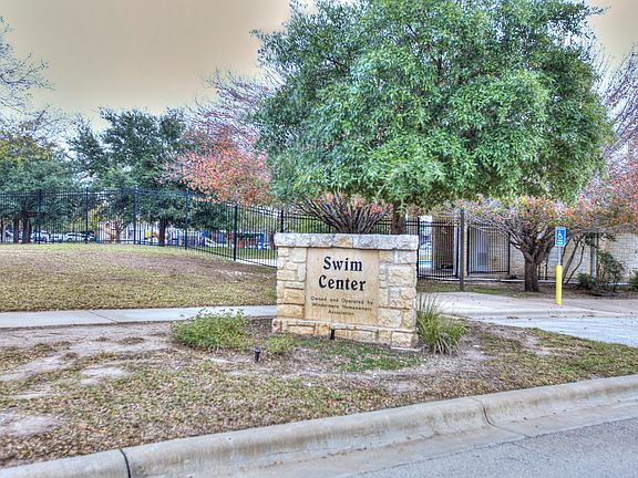 4th image of 17346 Bishopsgate Dr