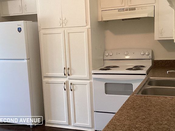 4th image of 5010 Carmona Ln