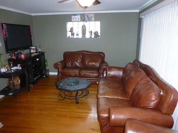 5th image of 3525 Cuyler Ave