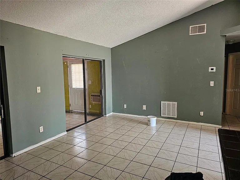 102 Whitehall Way — Photo 14