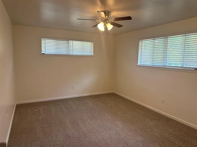 5919 Ludington Dr — Photo 10
