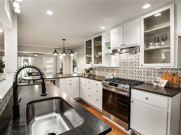 5th image of 3001 Stanwood Dr