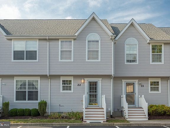 3rd image of 38174 Beachwood Ct Unit E22