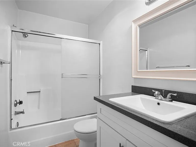 1364 E Garfield Ave #1 — Photo 17