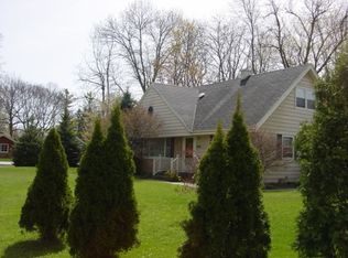 6045 N Ironwood Ln, Glendale, WI 53217