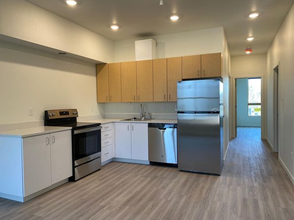 1407 SE Cora St #301