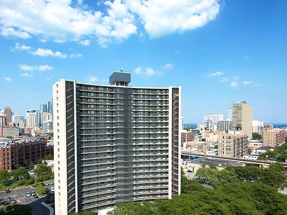 3rd image of 2031 S Clark St #F10bf8ff8