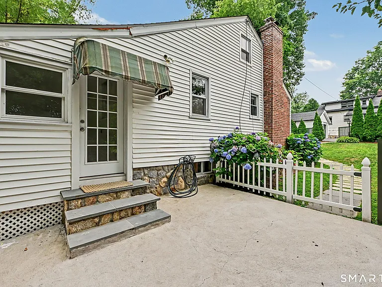 4 Highview Ave #R — Photo 21