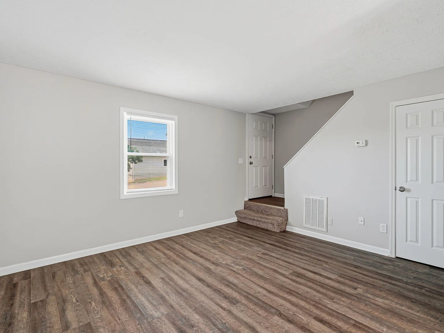 (ACH Cis) McMillan St (Units 1 - 6) - 2516 — Photo 4