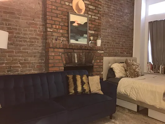 Rented by Compass | media 24