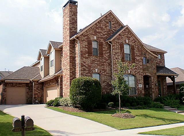 1st image of 540 Hawthorne Cir